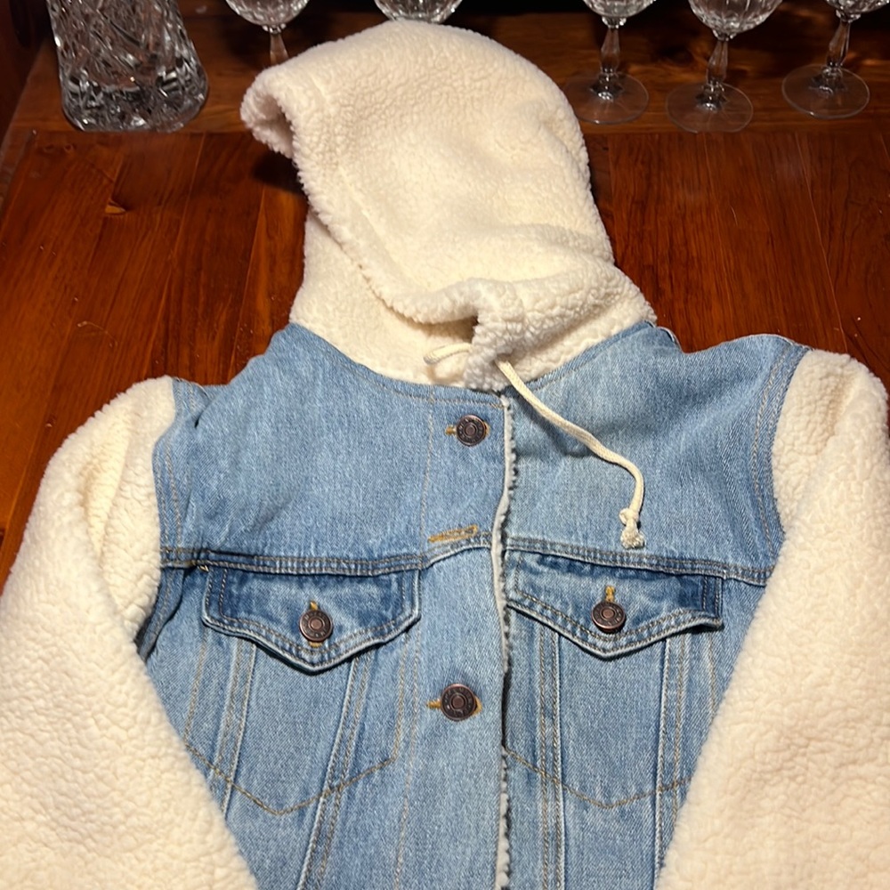 Love Tree Denim 100% Blue Jean Jacket Size Small